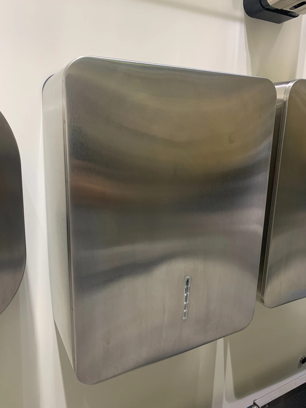 New Design 304 Stainless Steel Bathroom Accessories Wall Mounted Satin Tissue Dispenser Paper Towel Dispenser