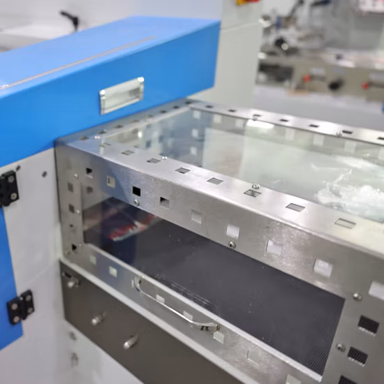 Hot Sales Automatic Pillow Packaging Machine for Wet Wipe / Baby Diaper / Sanitary Napkin Horizontal Packing Machine Glove Mask Paper Cup Flow Packing Machine