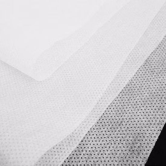 China Manufacture Hot Sell 100% PP Melt-Blown Non-Woven Textile Fabric for Blue Color Oil Absorbing Materials and Industrial Wipes